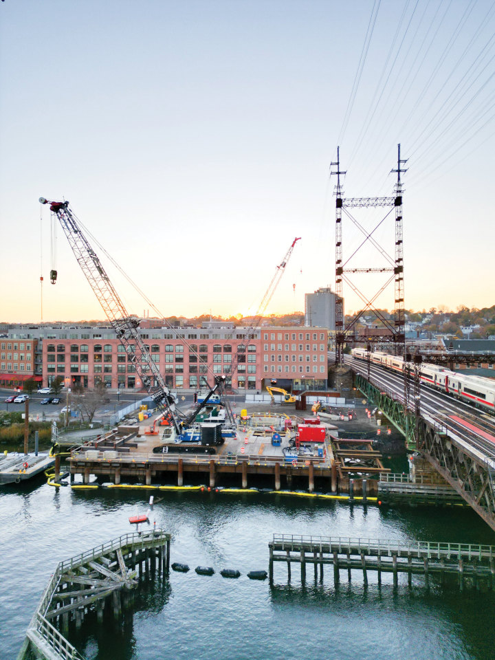 Michels constructed two 450-ft tunnels (900 linear feet total) beneath the Norwalk River in Norwalk