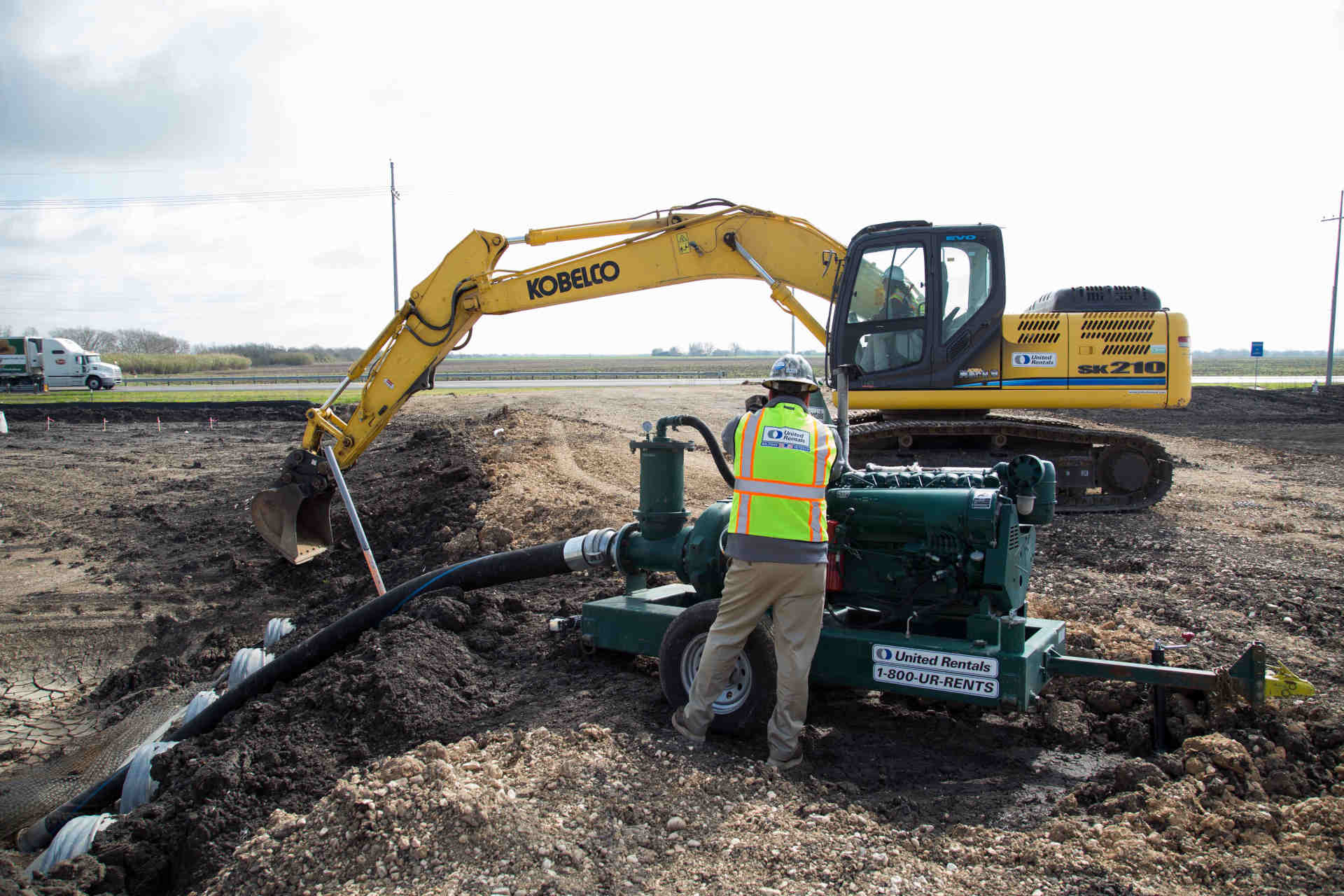 A parallel pump system in action on a wastewater bypass project.